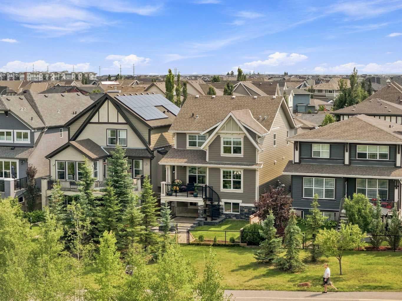12 Masters Court SE