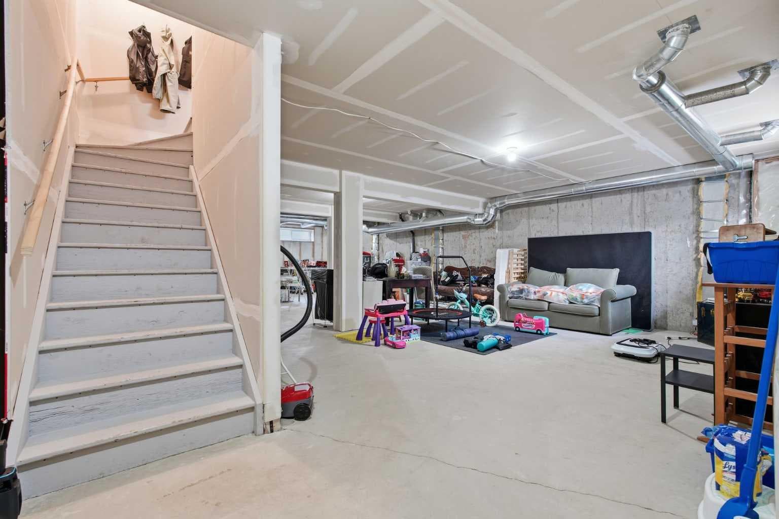 708, 140 sagewood Boulevard 