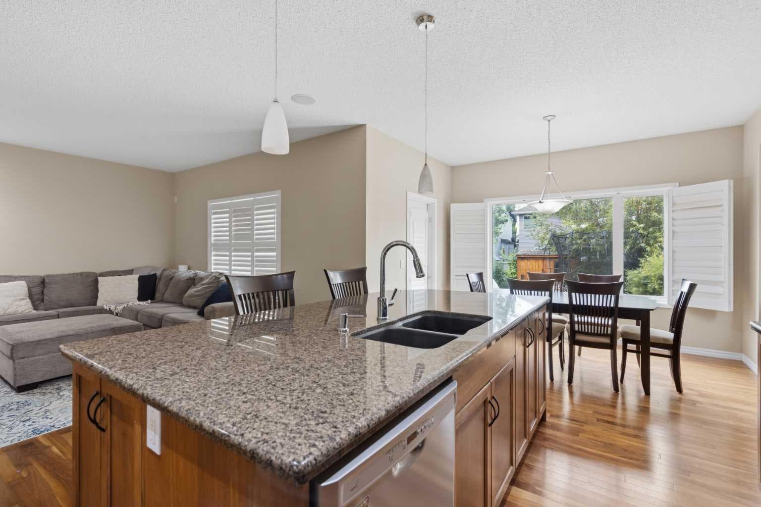 107 Brightonstone Common SE