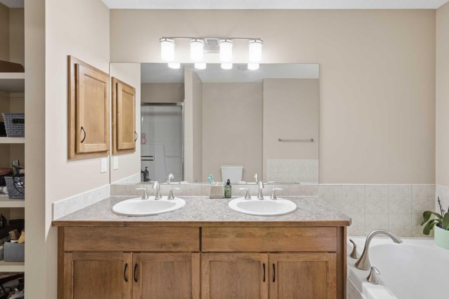 107 Brightonstone Common SE