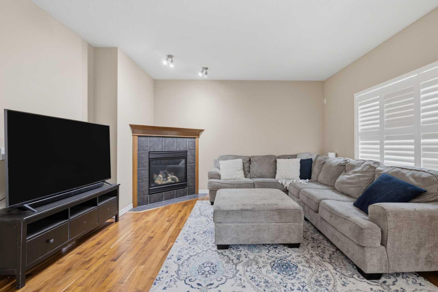 107 Brightonstone Common SE