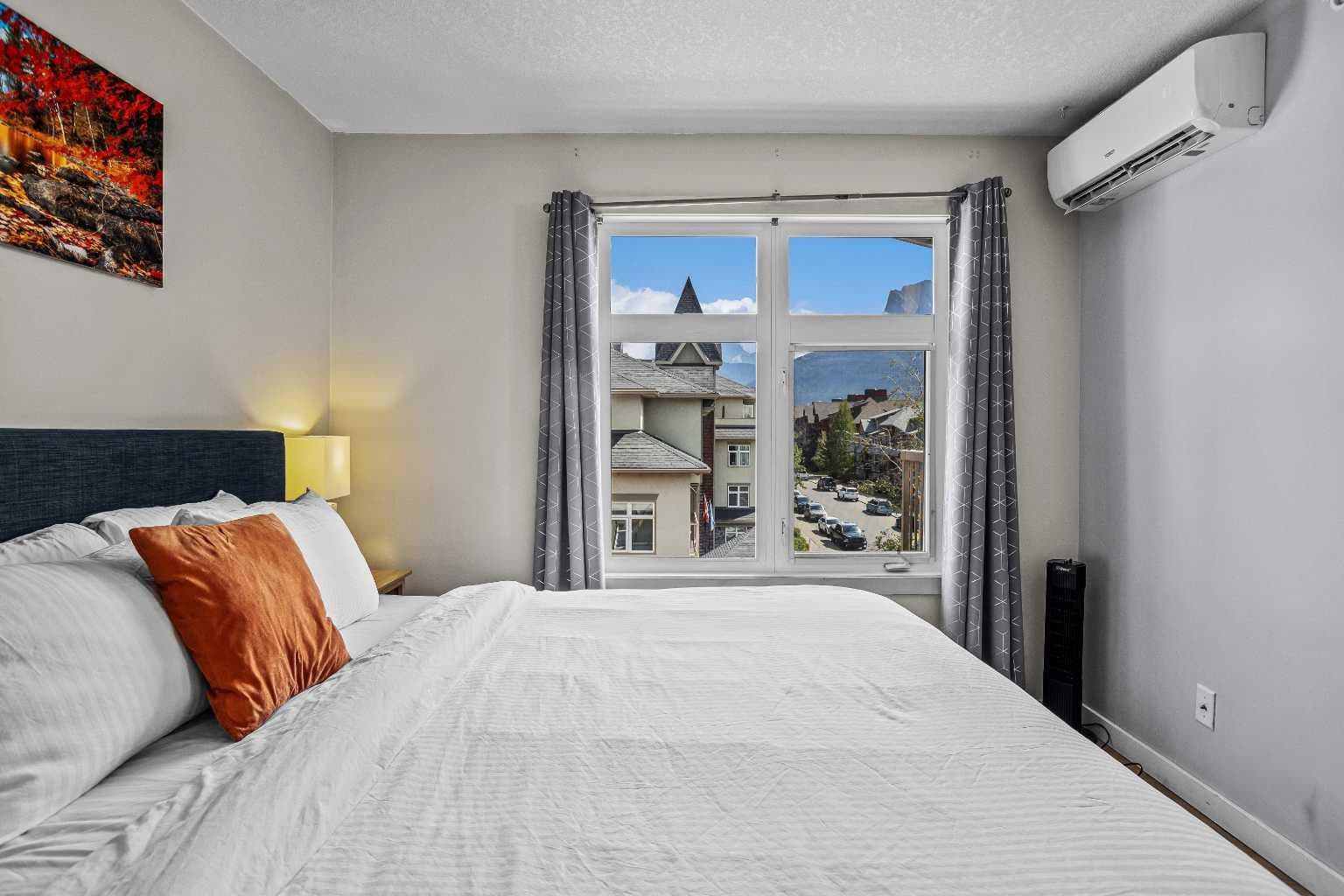 401, 160 Kananaskis Way 