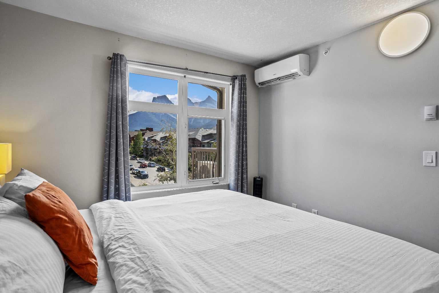 401, 160 Kananaskis Way 