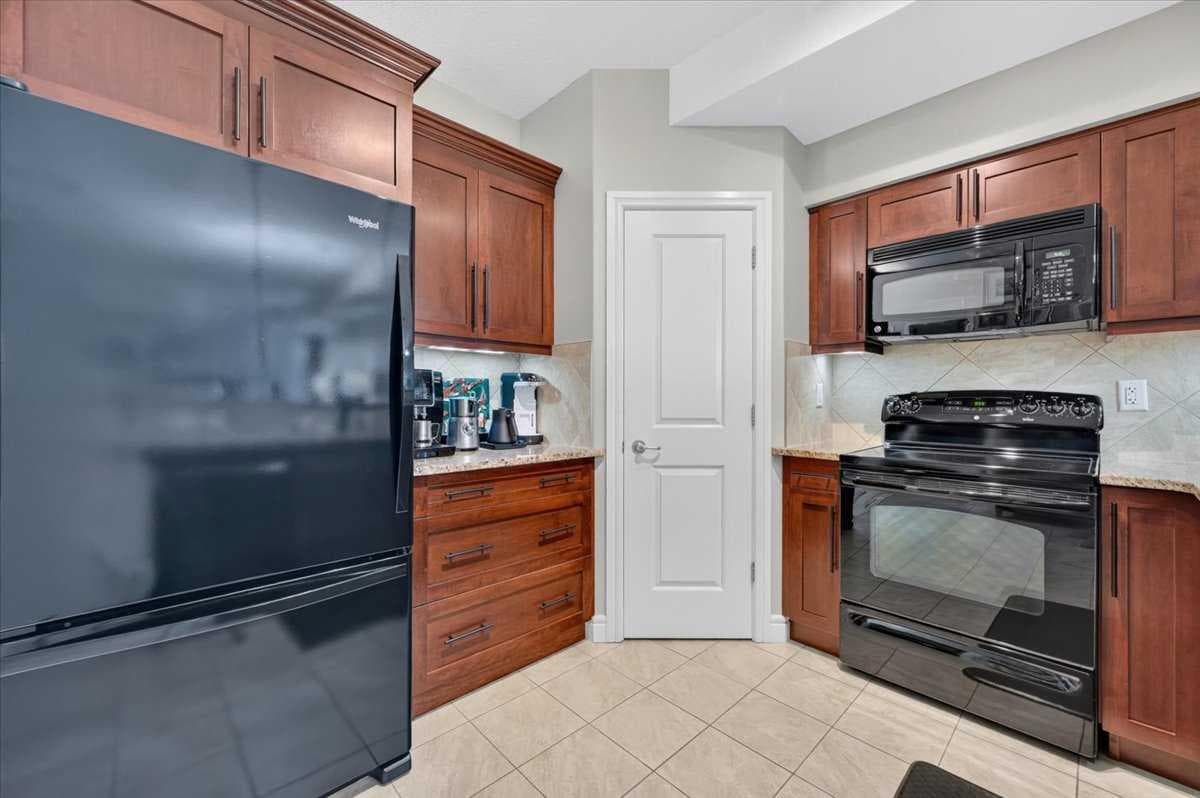 2215, 2330 Fish Creek Boulevard SW
