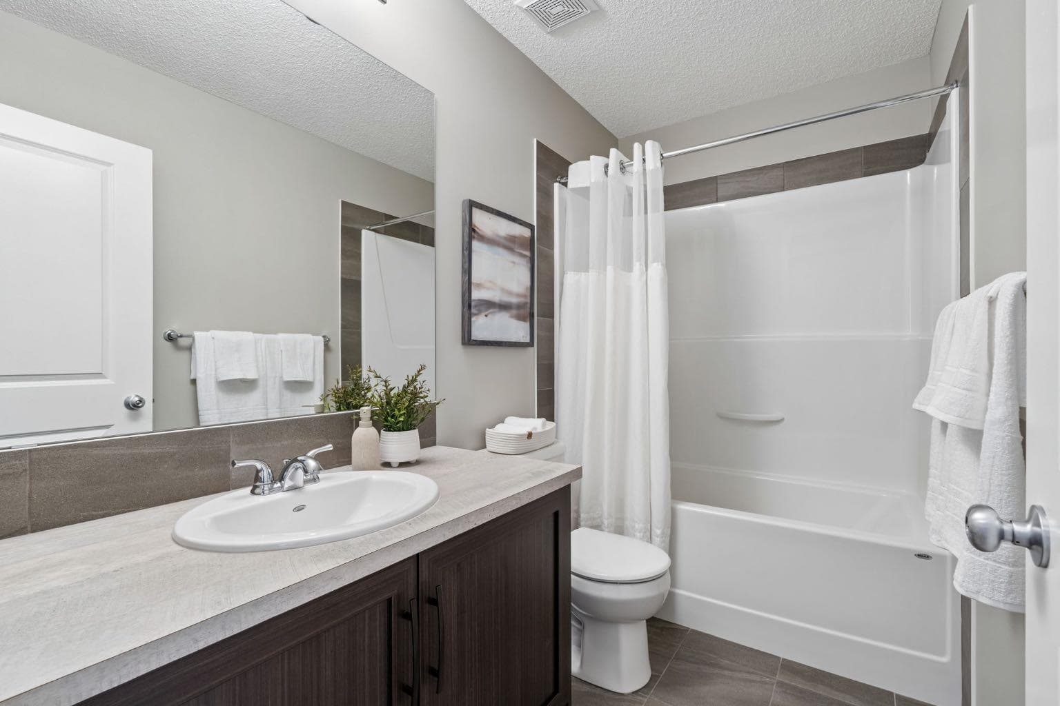 4 Emberside Place 