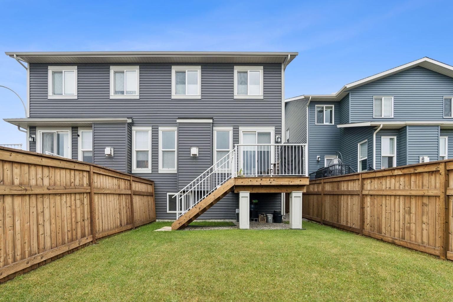 4 Emberside Place 