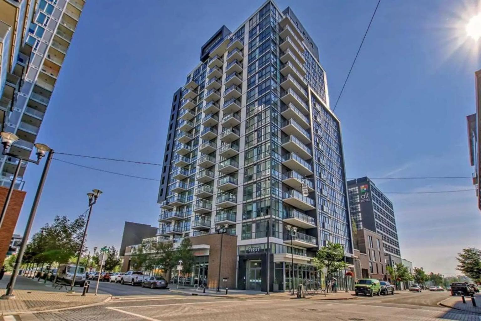 1605, 550 Riverfront Avenue SE