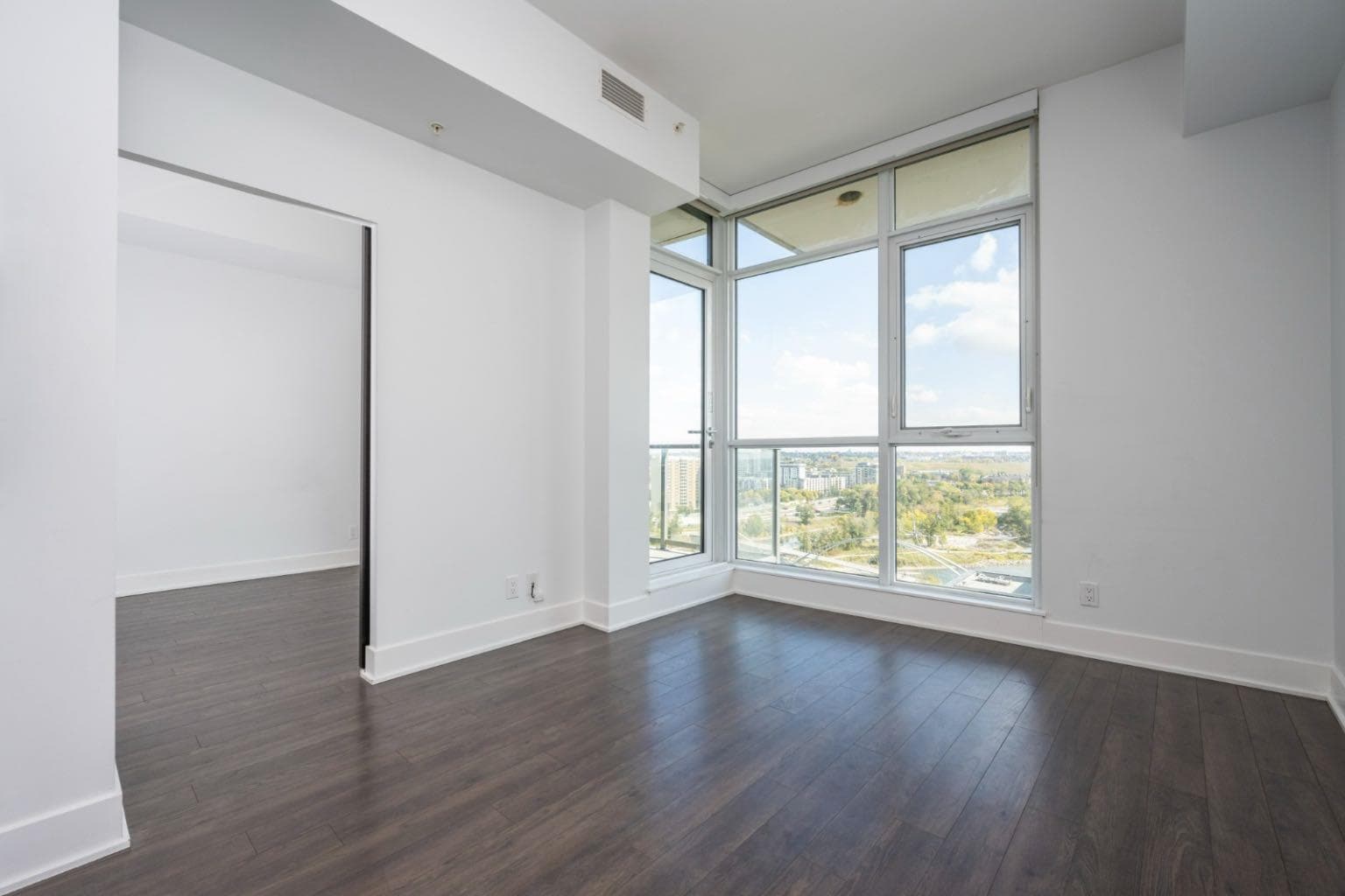 1605, 550 Riverfront Avenue SE