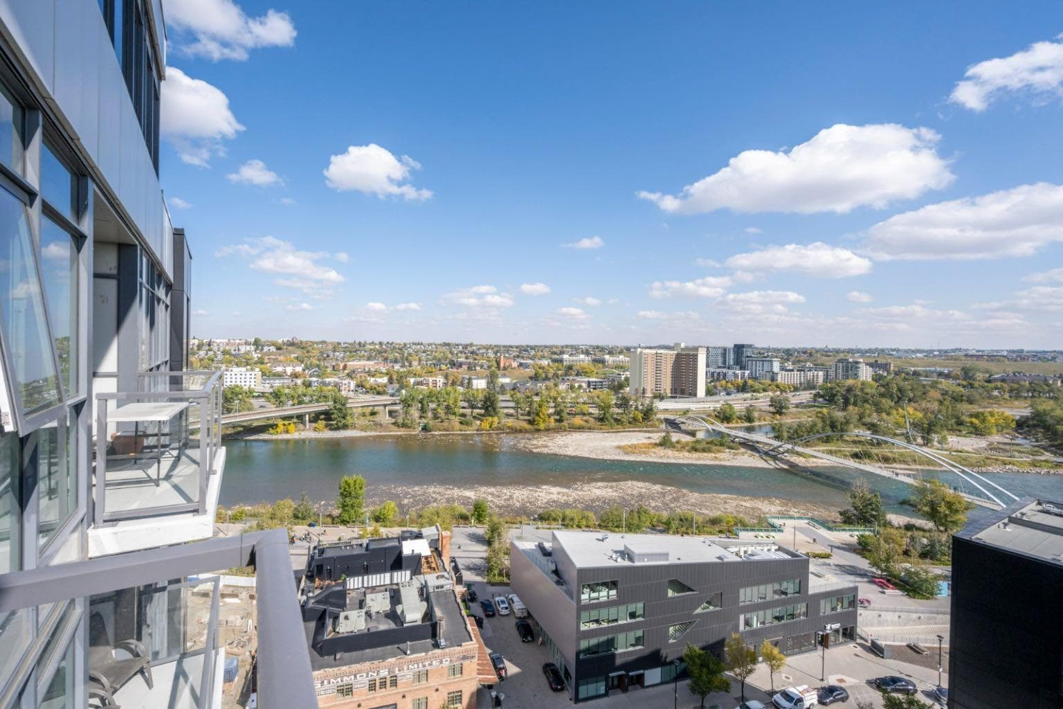 1605, 550 Riverfront Avenue SE