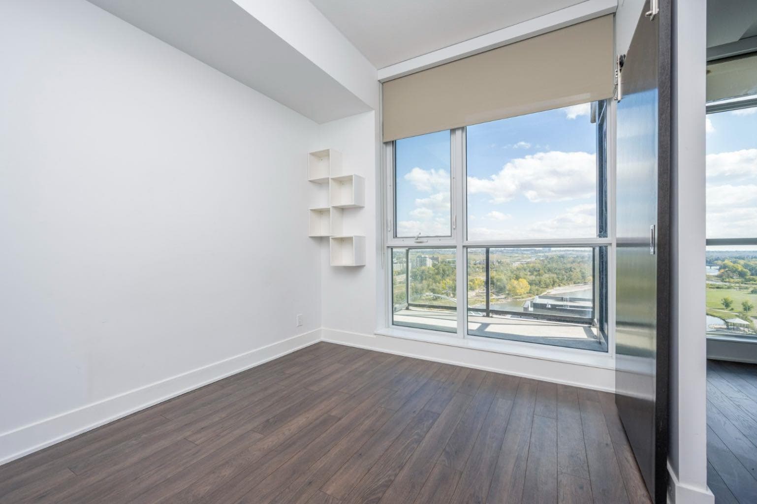 1605, 550 Riverfront Avenue SE