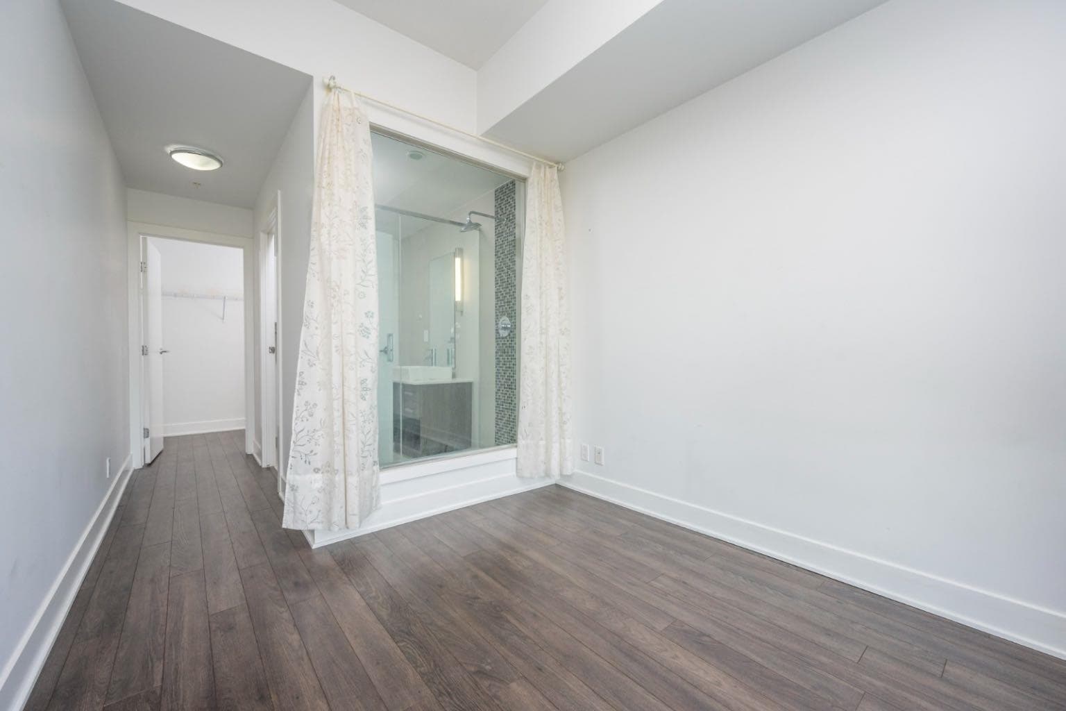1605, 550 Riverfront Avenue SE