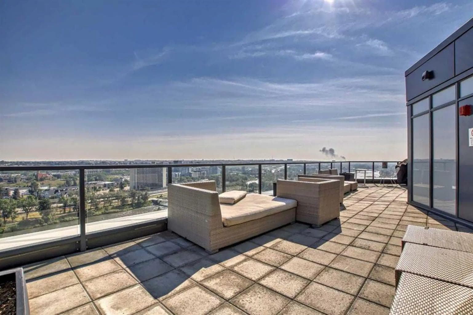 1605, 550 Riverfront Avenue SE