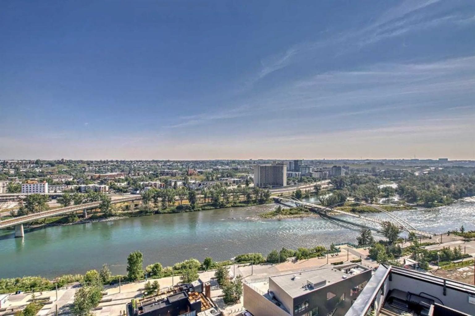 1605, 550 Riverfront Avenue SE