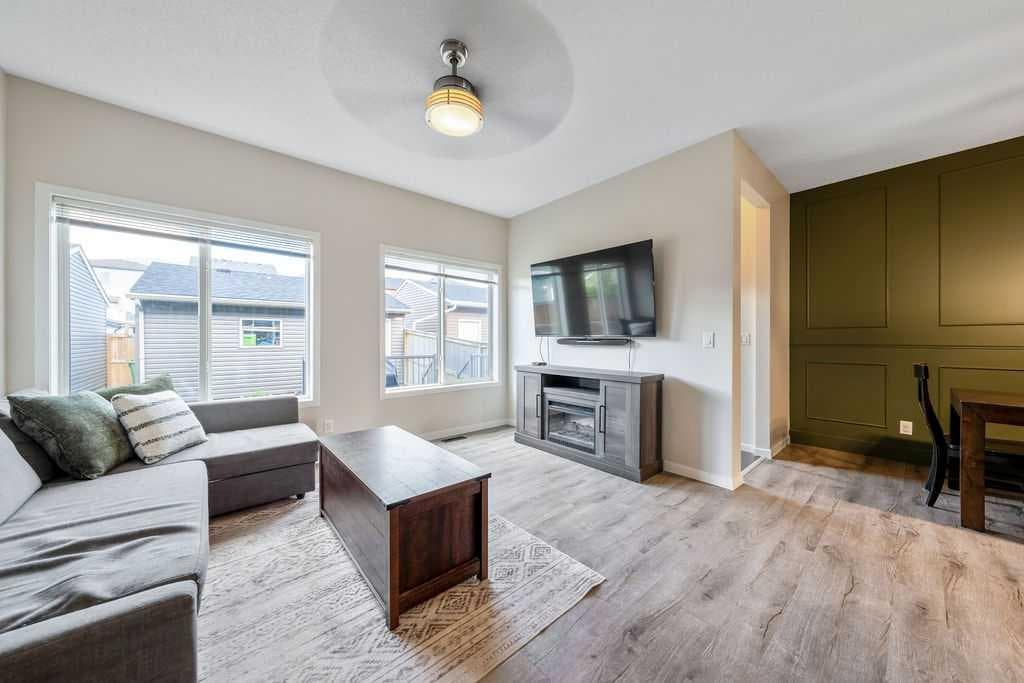 132 Evansborough Way NW