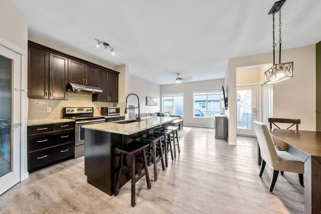 132 Evansborough Way NW
