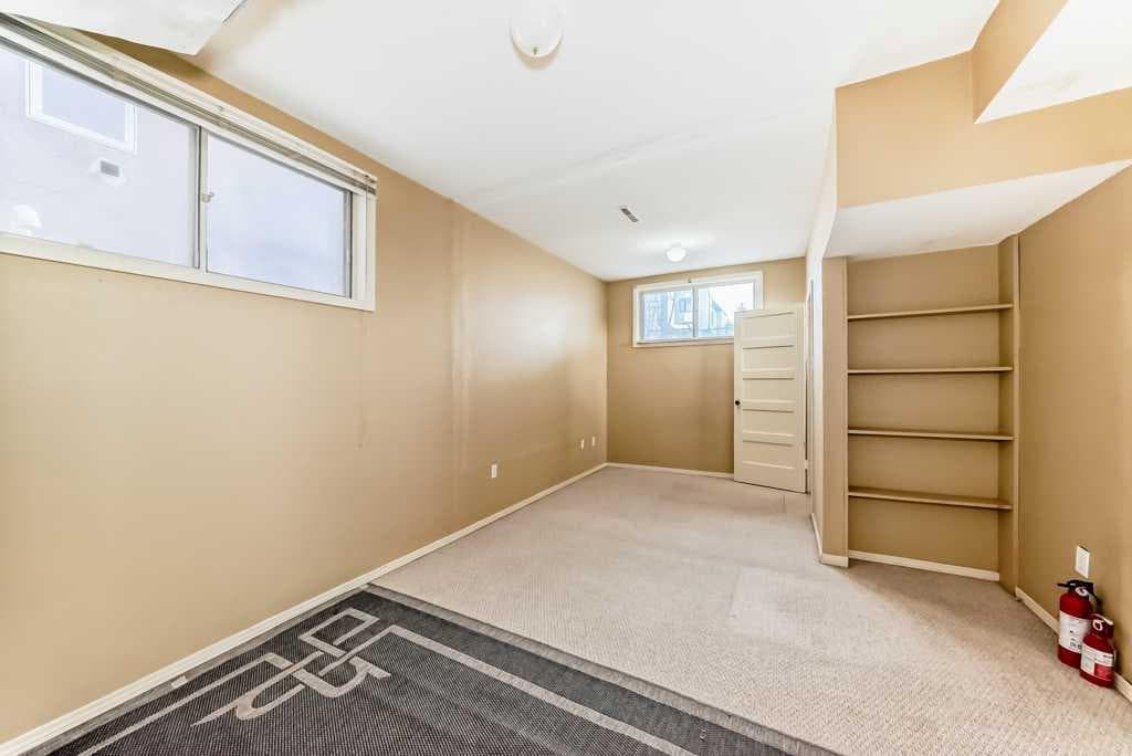 1610 40 Street SW
