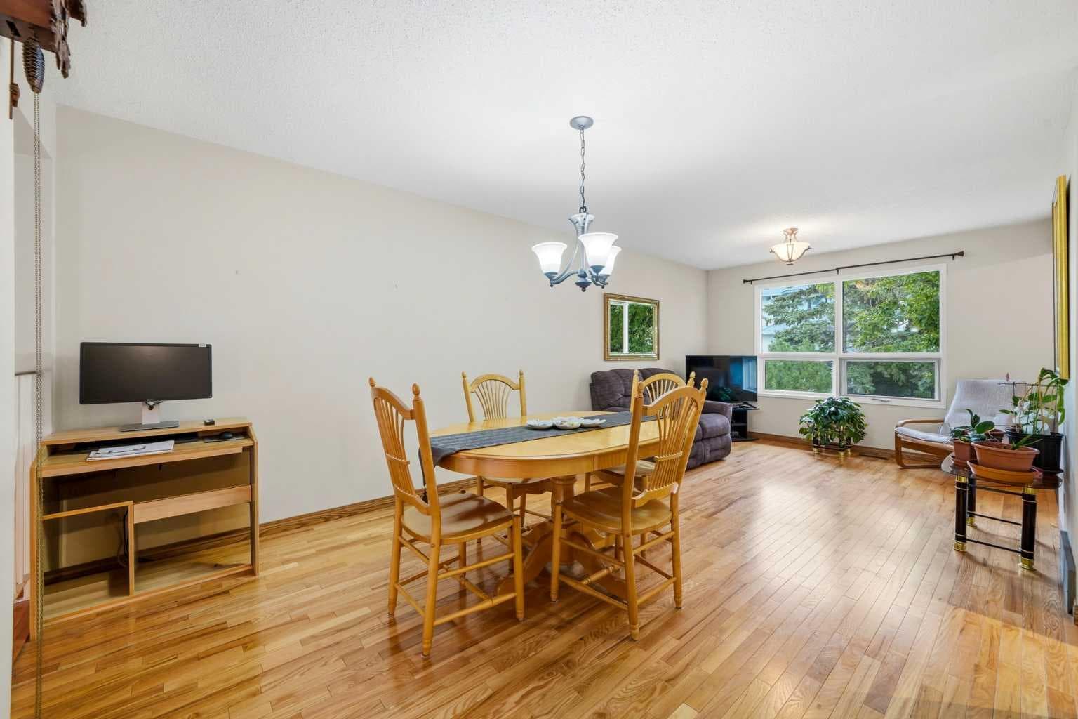 26, 5400 Dalhousie Drive NW