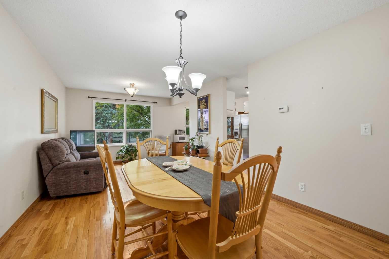 26, 5400 Dalhousie Drive NW