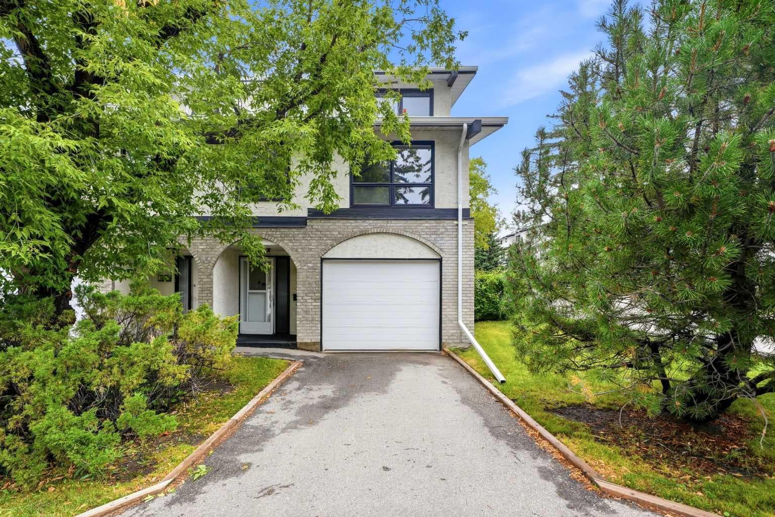 26, 5400 Dalhousie Drive NW