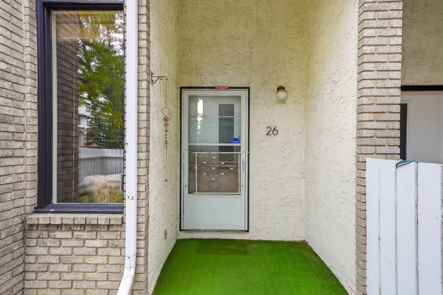 26, 5400 Dalhousie Drive NW