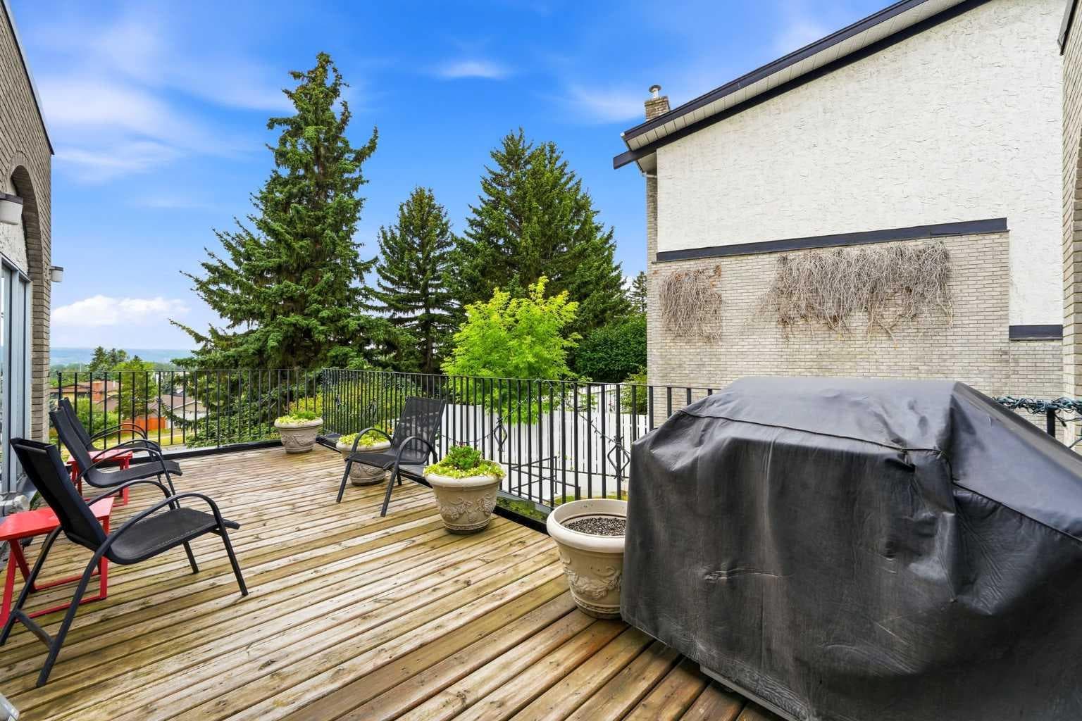 26, 5400 Dalhousie Drive NW