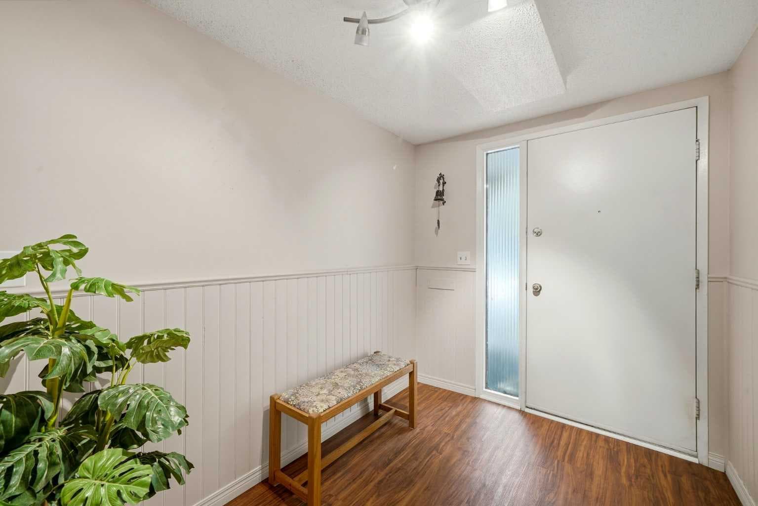 26, 5400 Dalhousie Drive NW