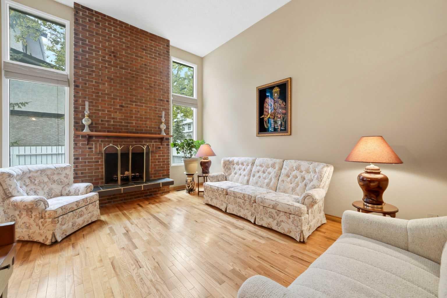 26, 5400 Dalhousie Drive NW