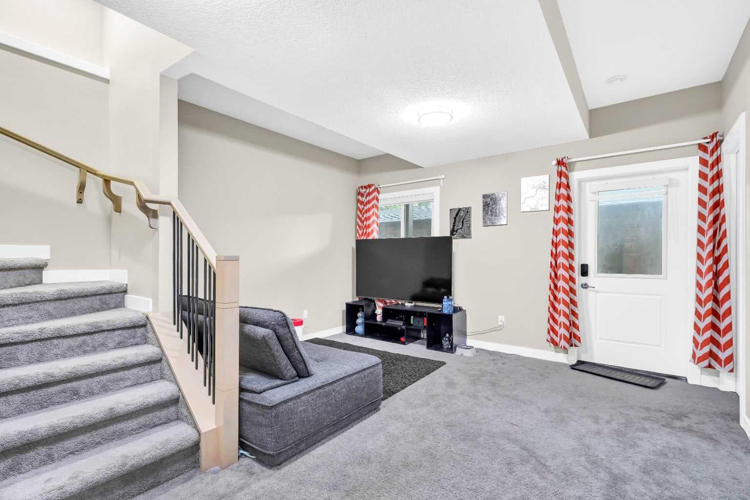 #2, 4519 bowness Road NW