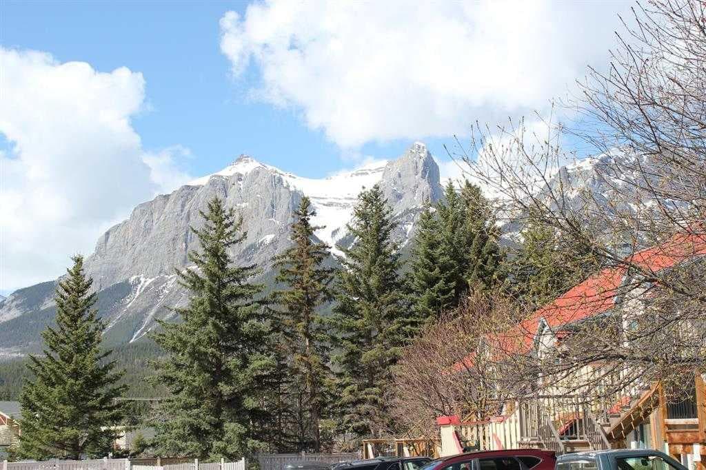 114, 1720 Bow Valley Trail 