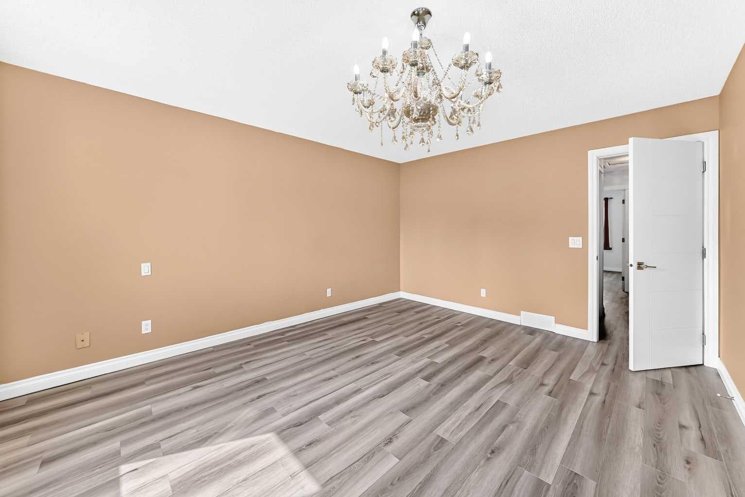 147 Macewan Drive NW