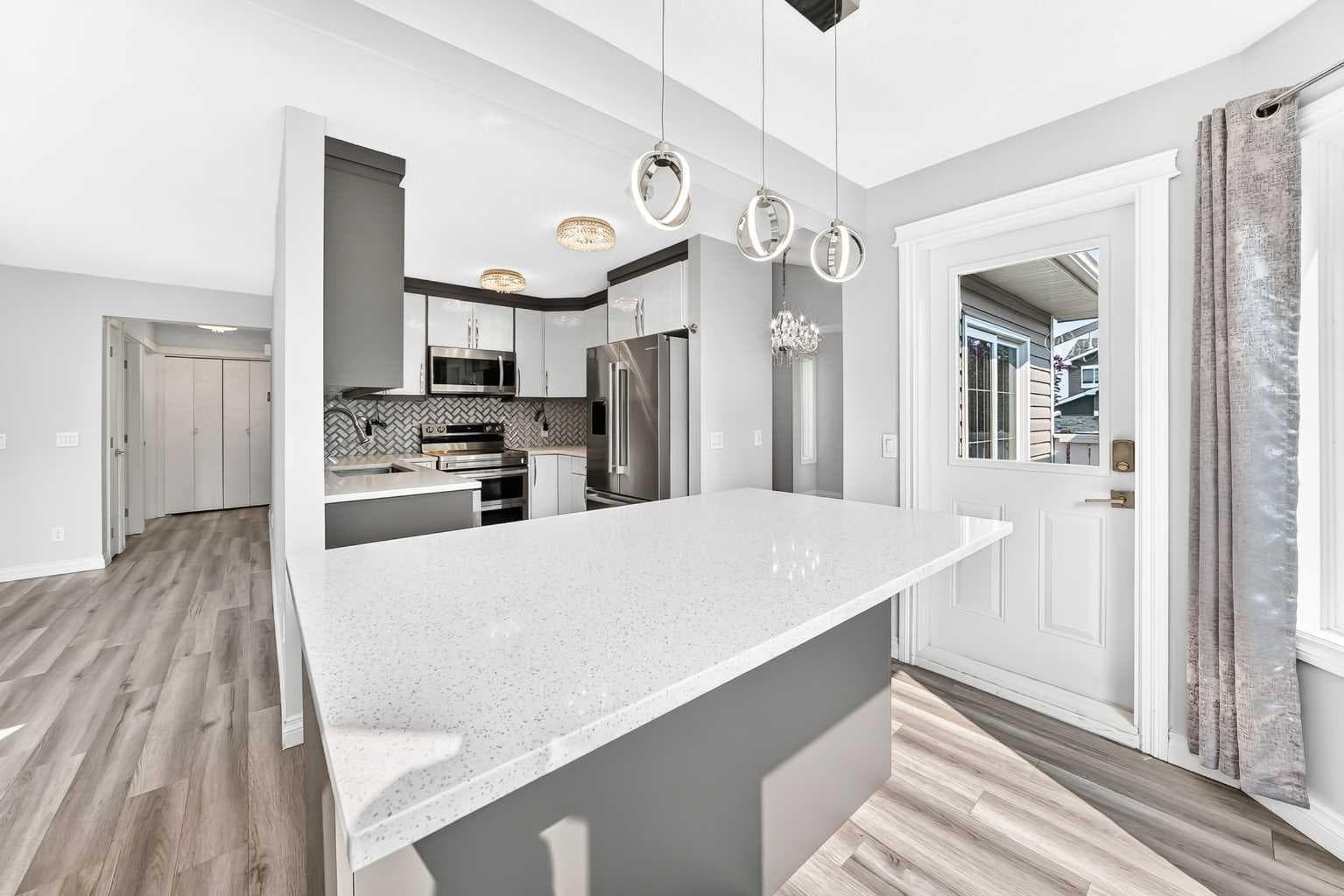 147 Macewan Drive NW