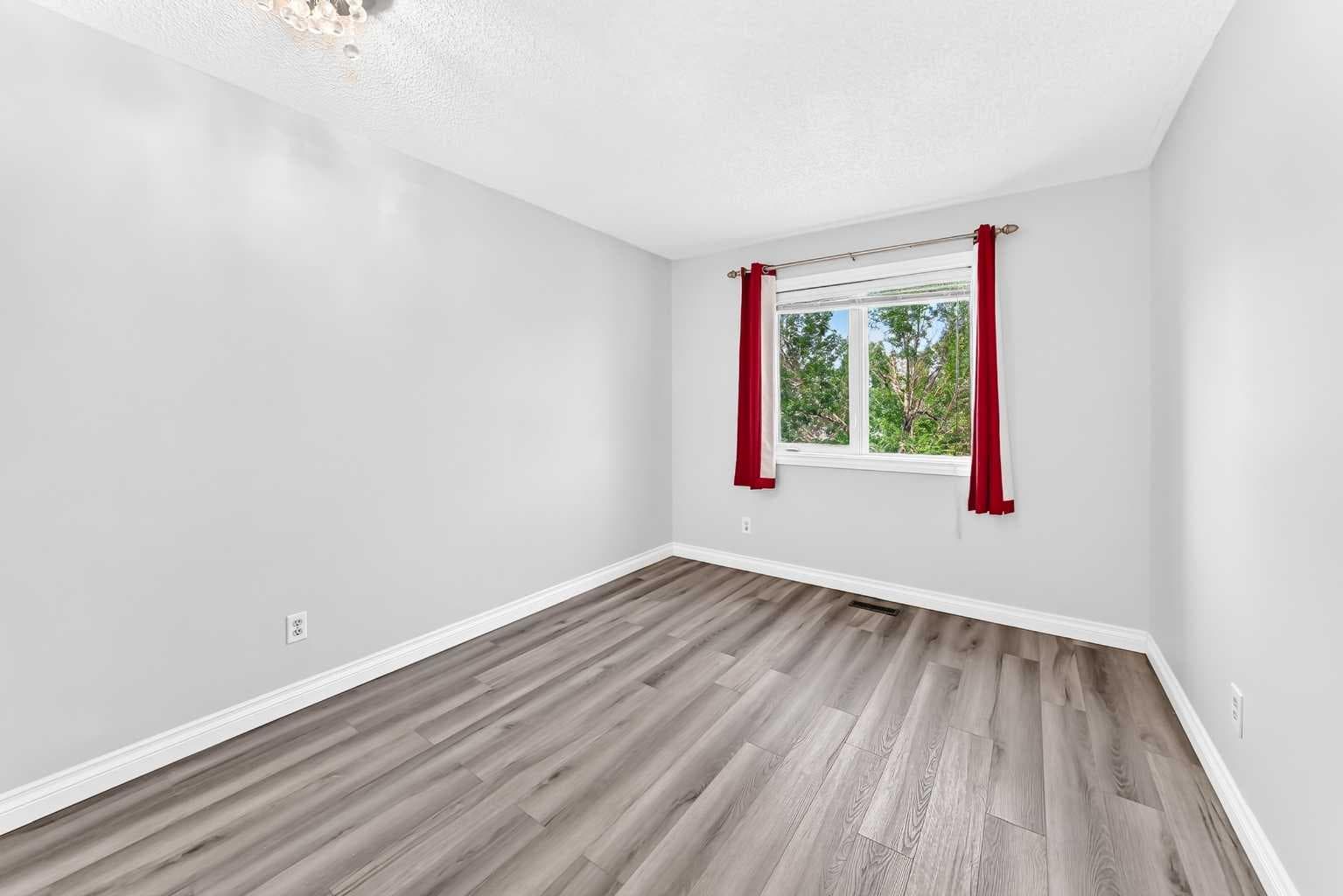 147 Macewan Drive NW
