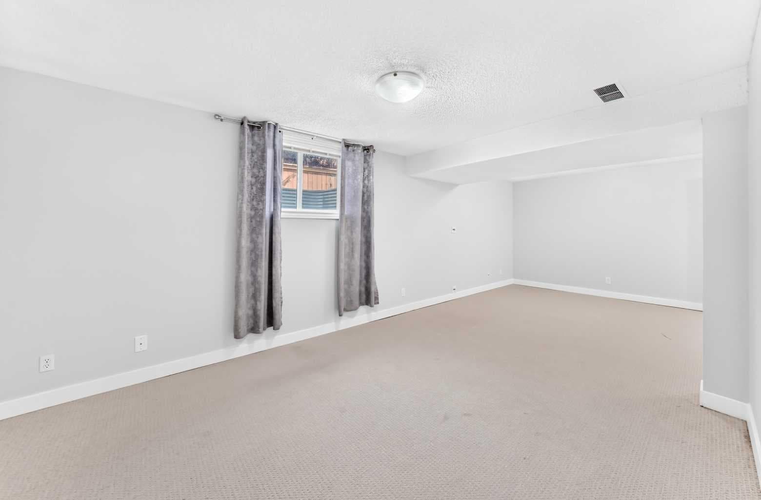 147 Macewan Drive NW