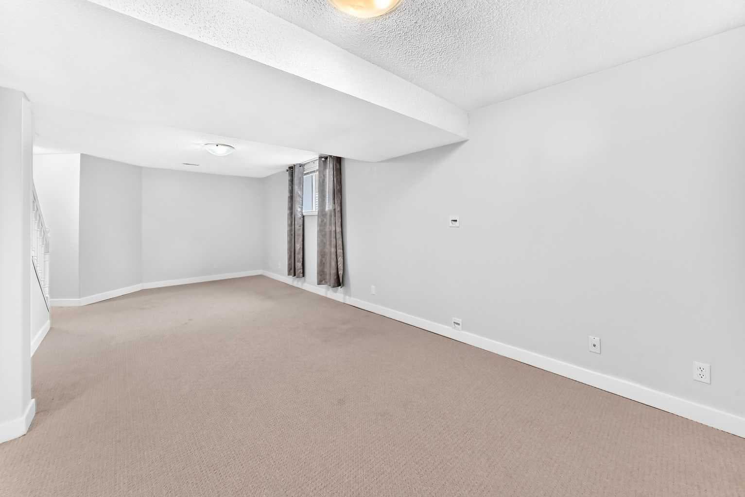 147 Macewan Drive NW