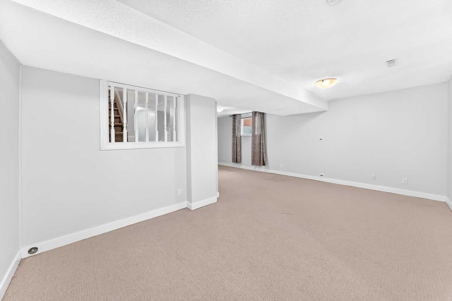 147 Macewan Drive NW