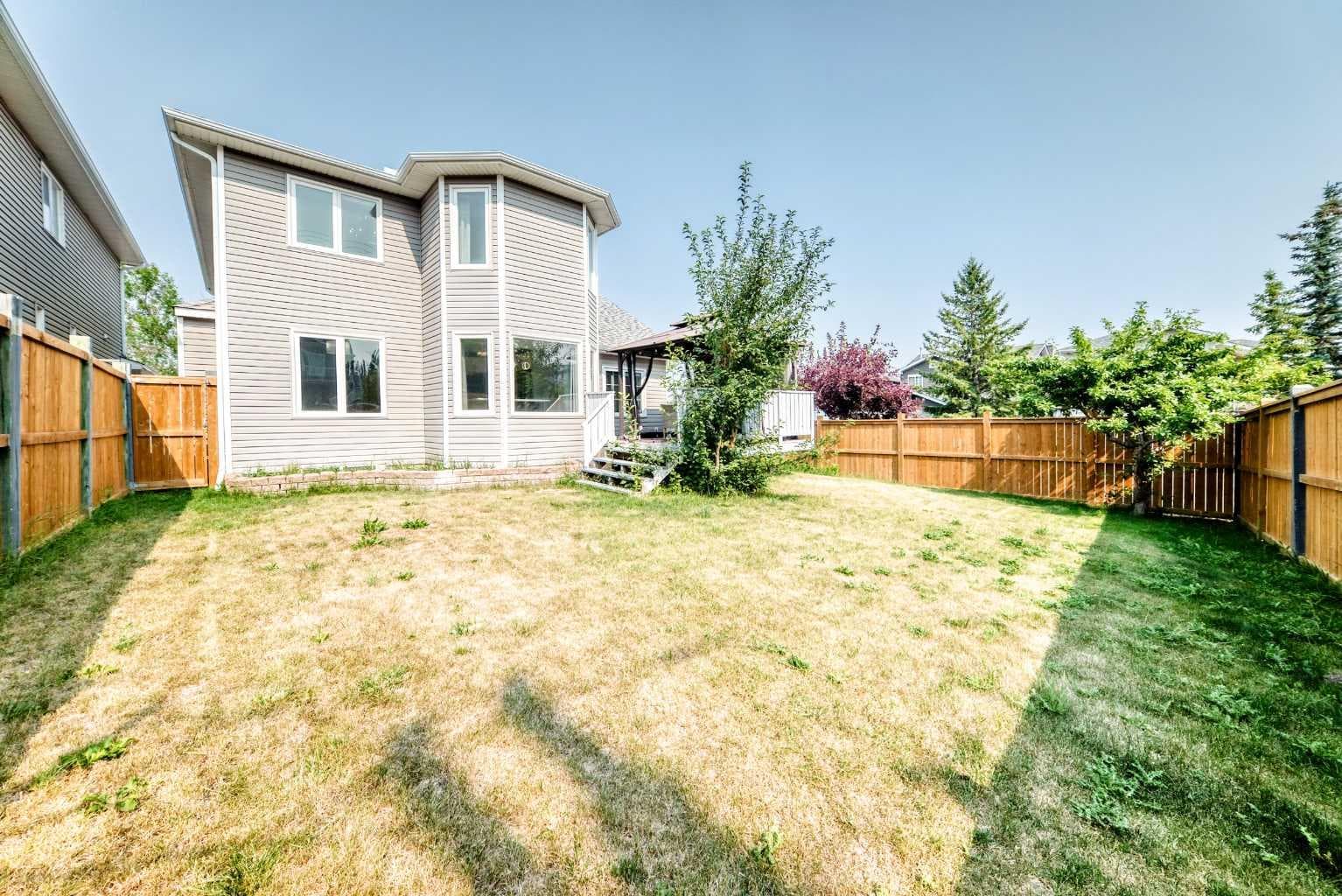 147 Macewan Drive NW