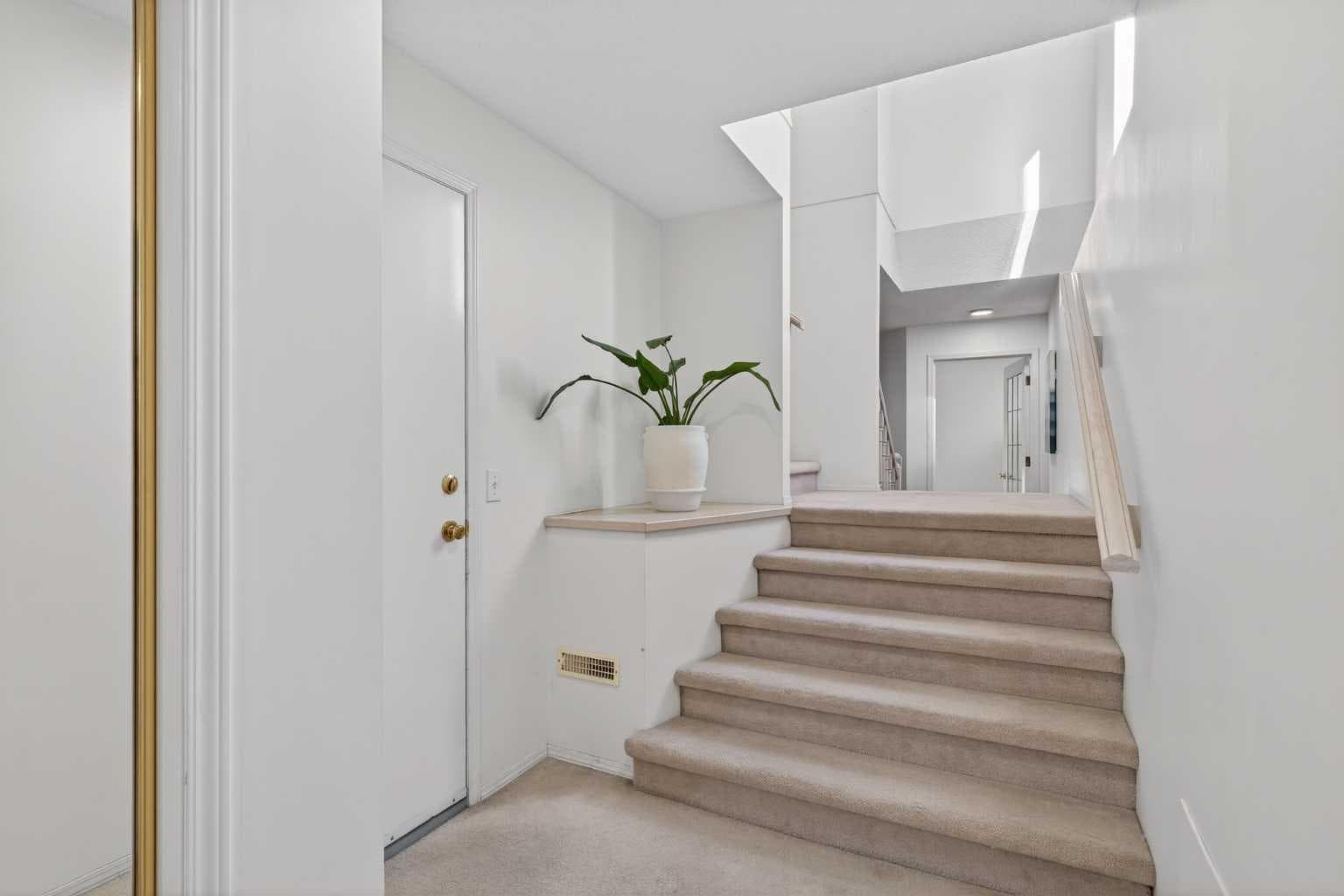 320 Sierra Morena Green SW