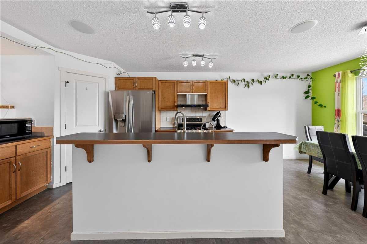 244 Silverado Range View SW
