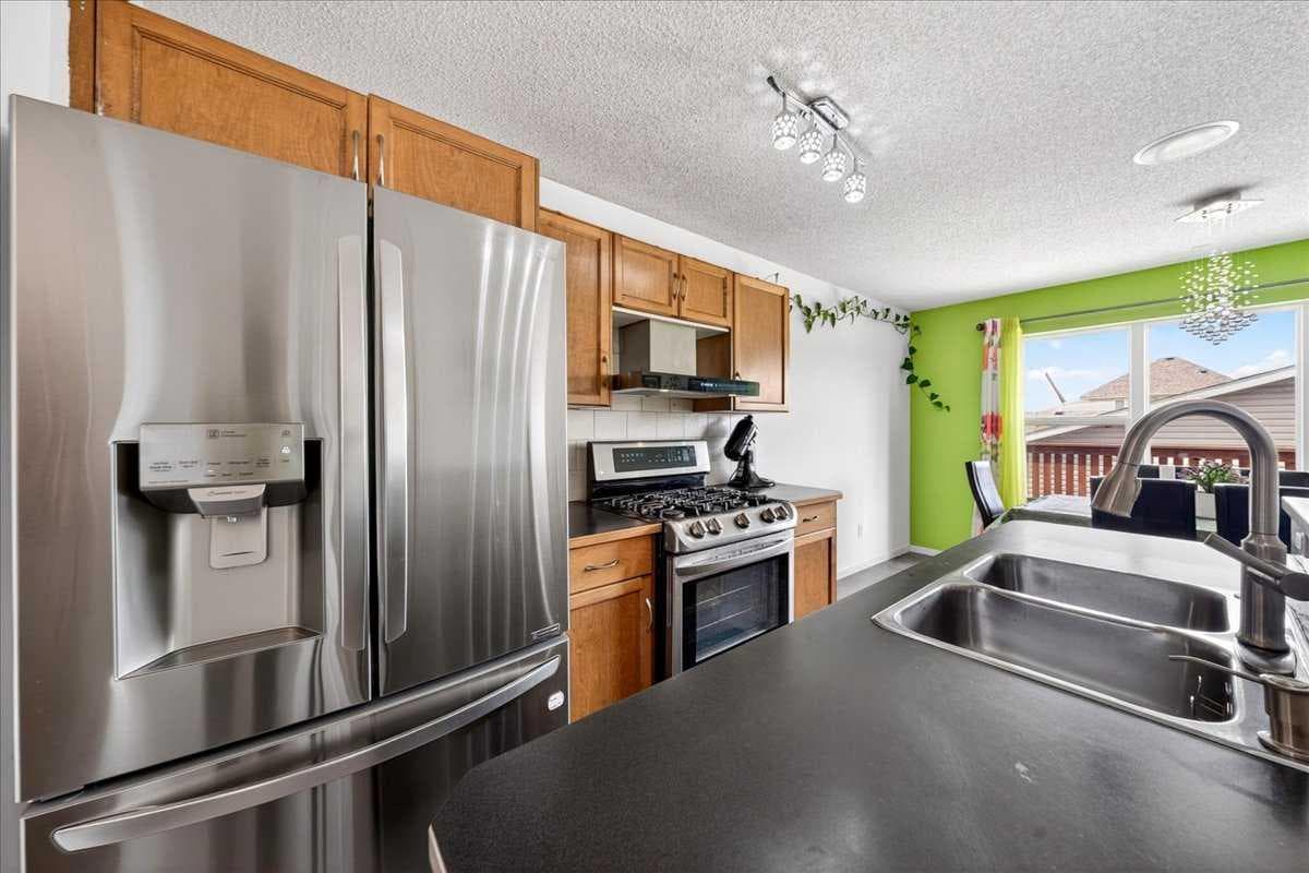 244 Silverado Range View SW