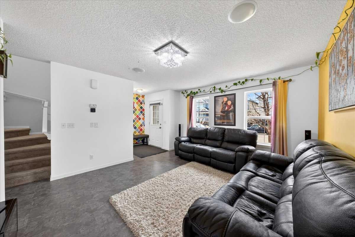 244 Silverado Range View SW