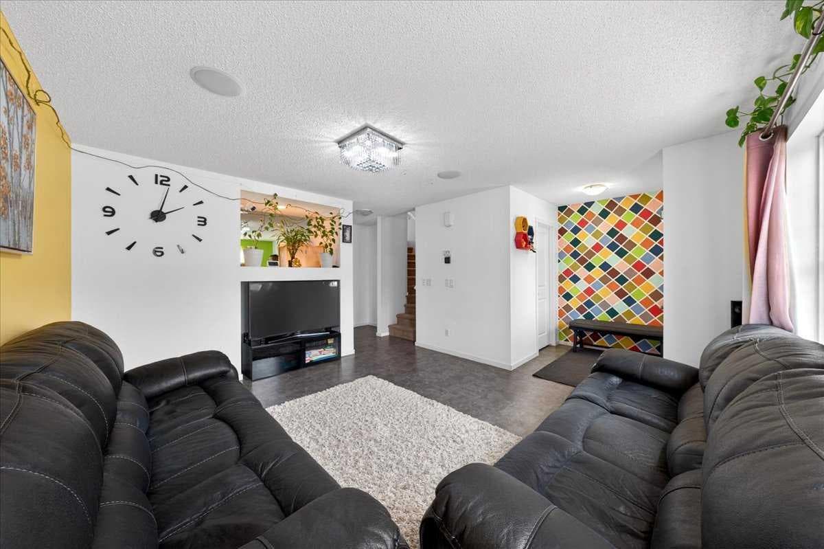 244 Silverado Range View SW