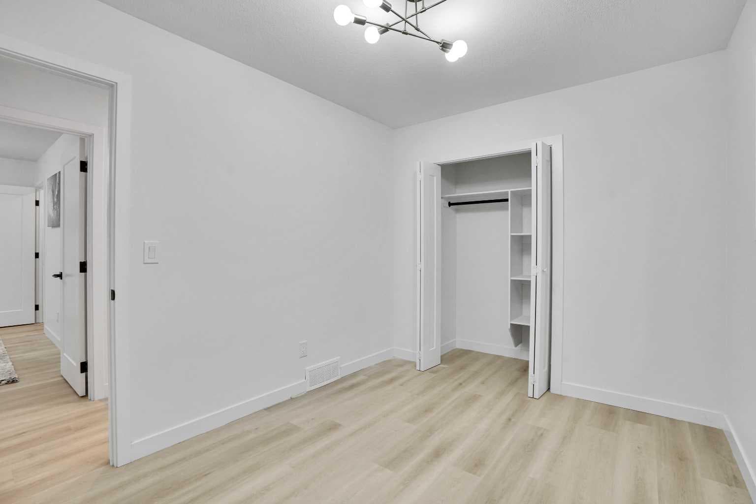 52 Franklin Drive SE