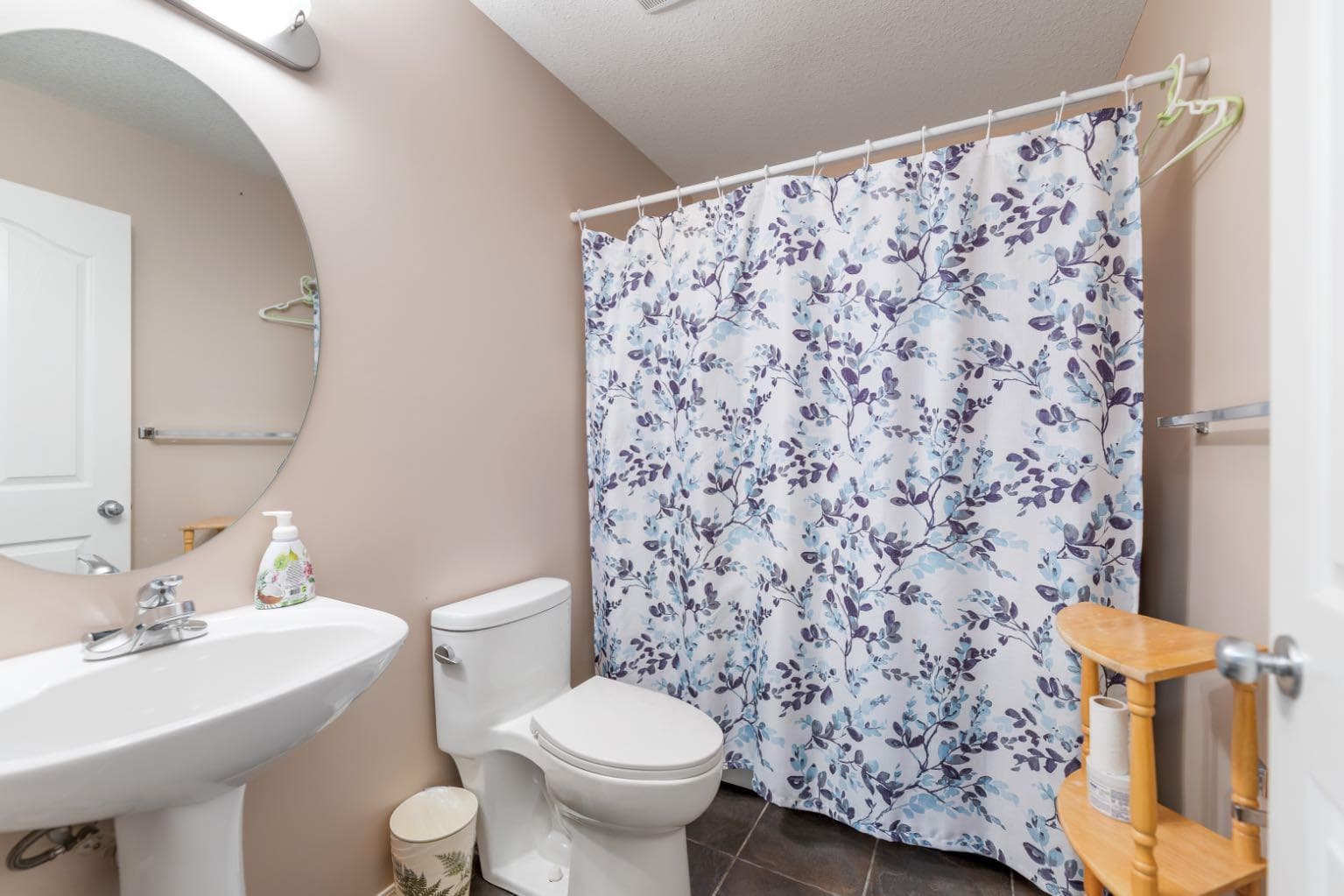 20 Saddlecrest Terrace NE