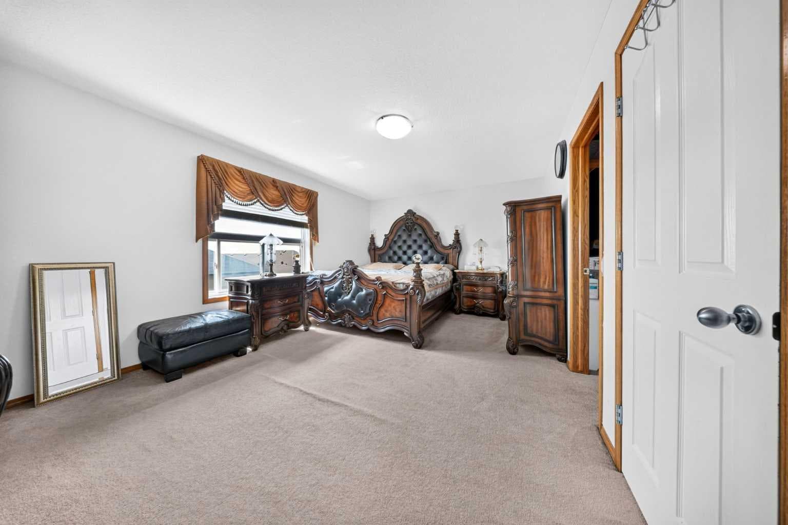 154 Saddleland Close NE
