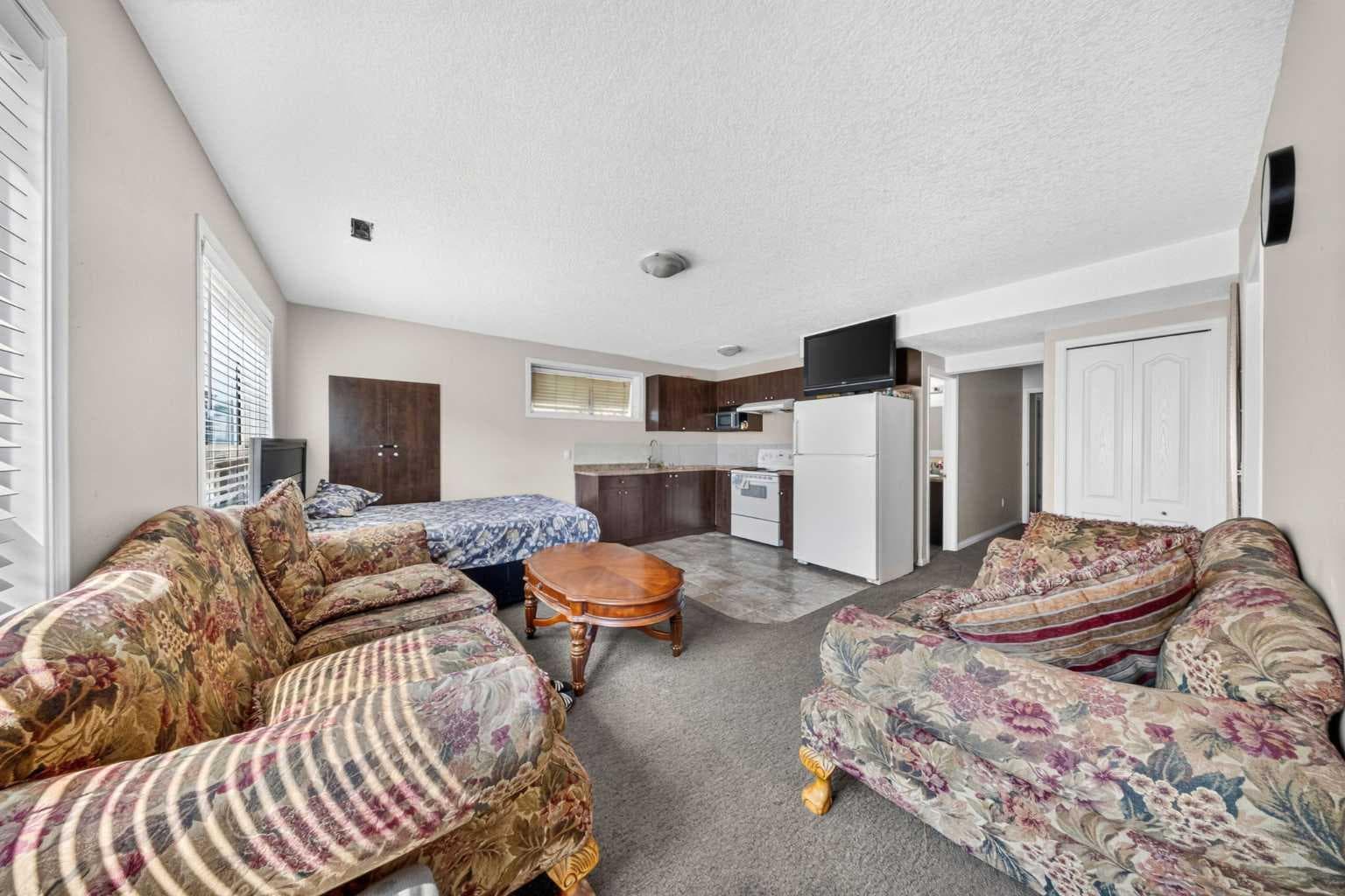 154 Saddleland Close NE