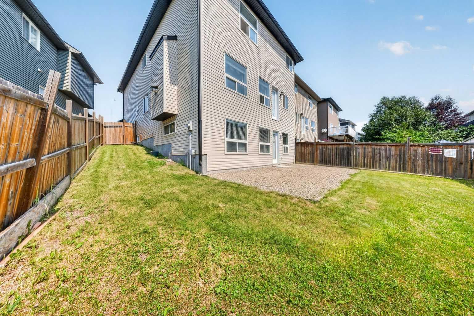 154 Saddleland Close NE