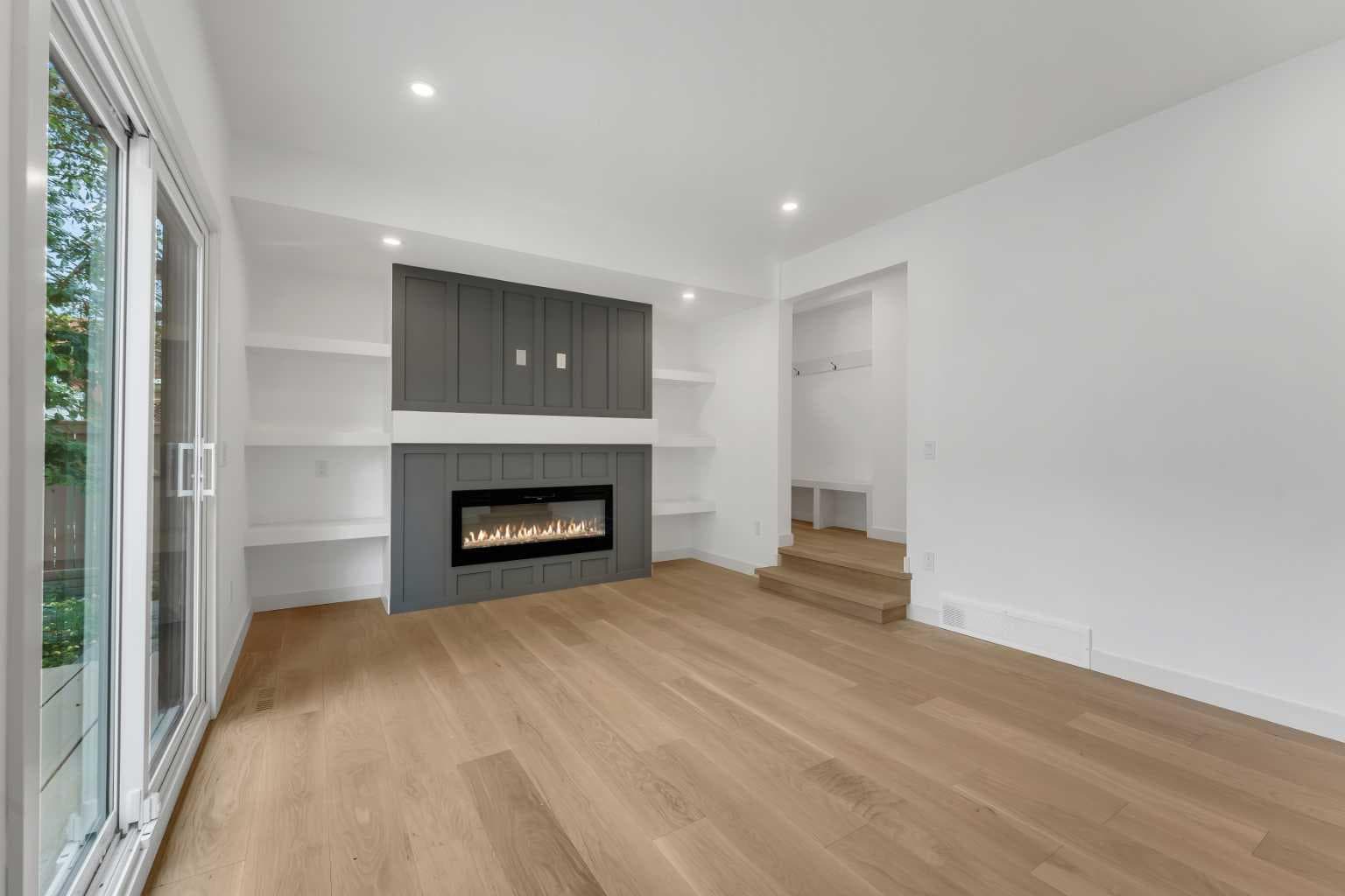 816 Lake Ontario Drive SE