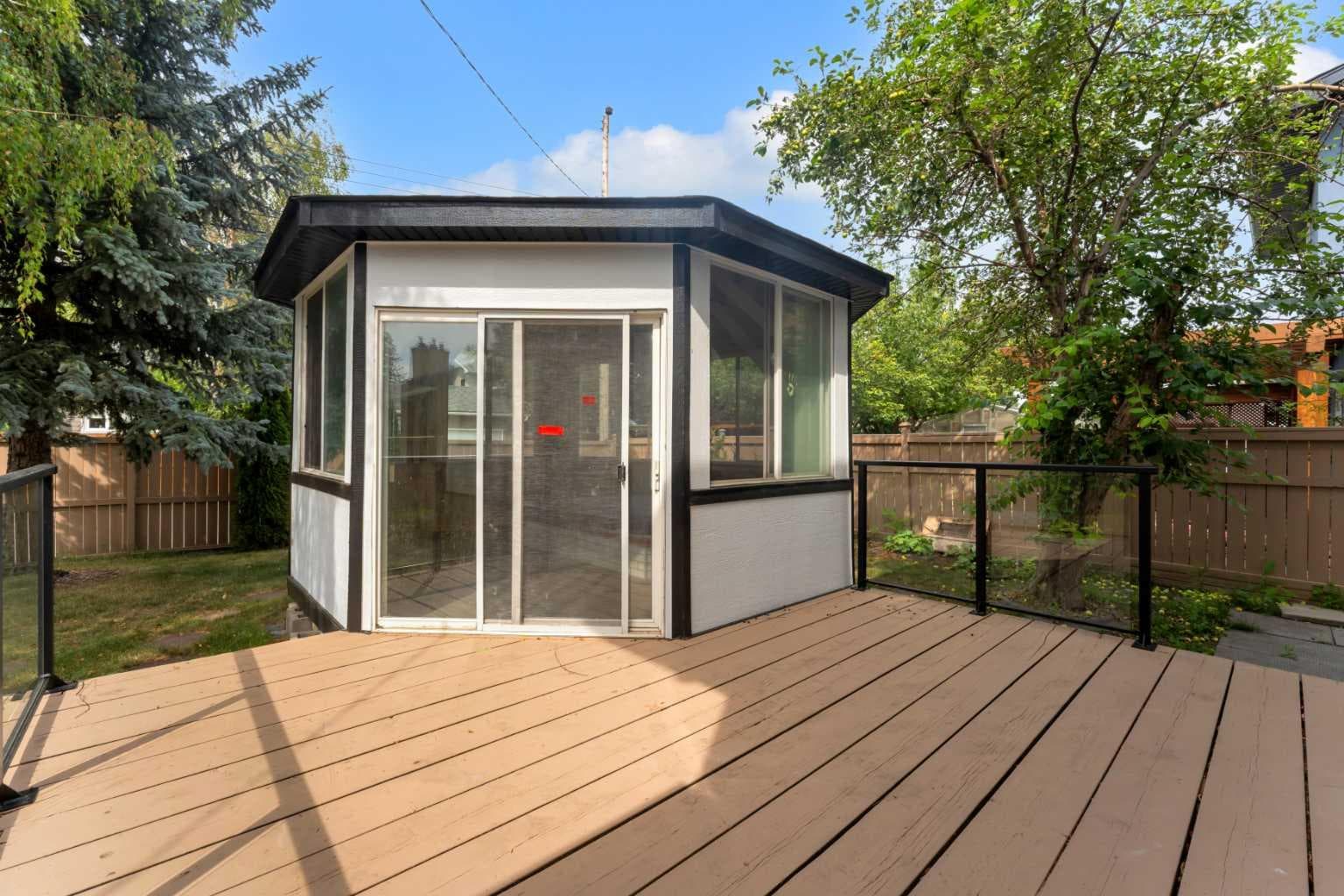 816 Lake Ontario Drive SE