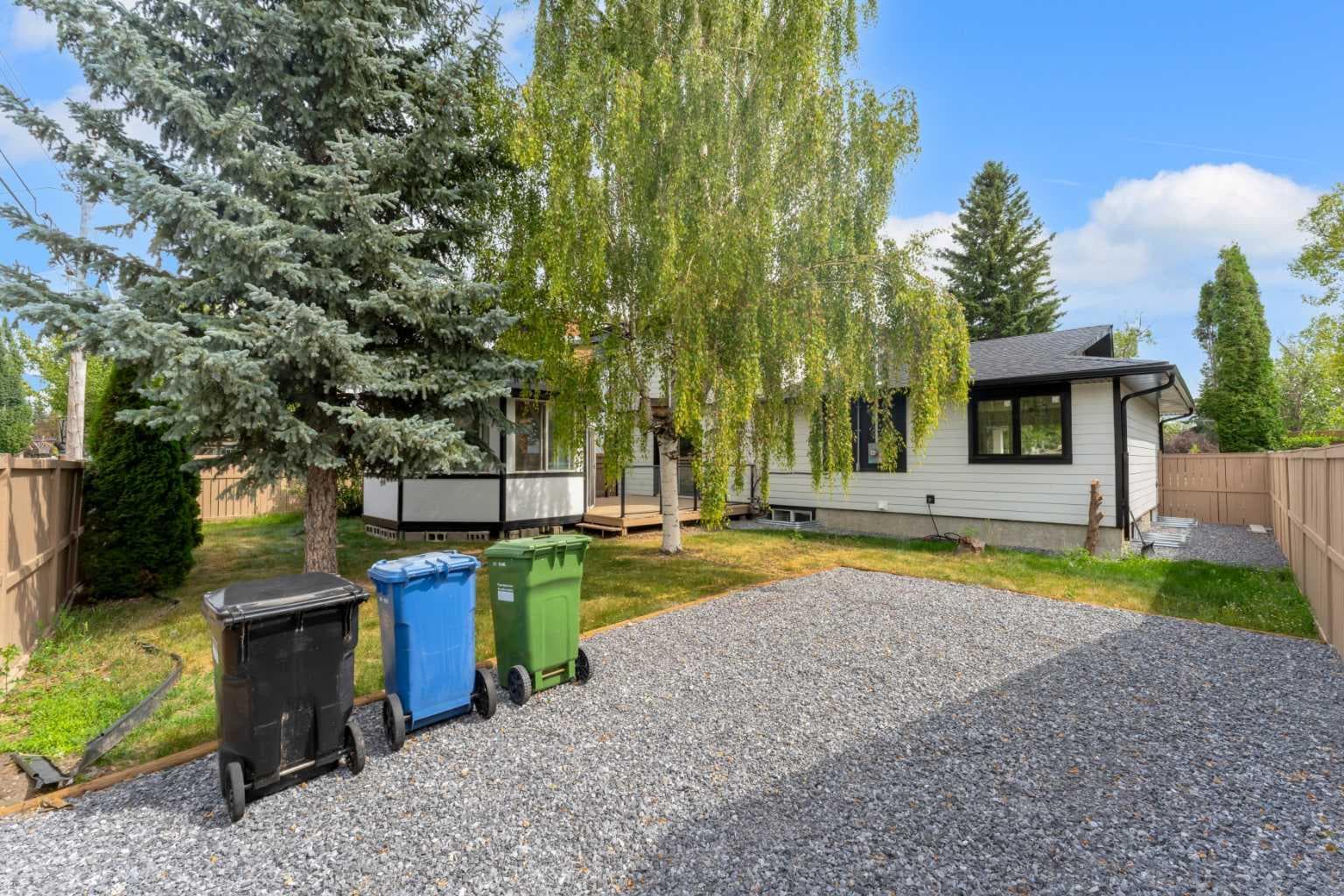 816 Lake Ontario Drive SE