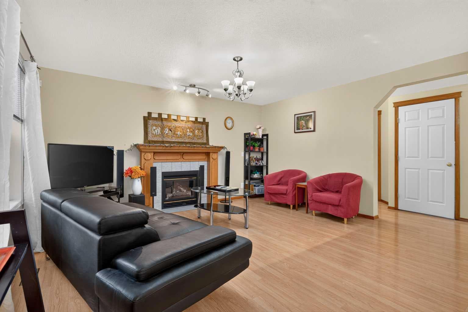 45 Arbour Crest Terrace NW